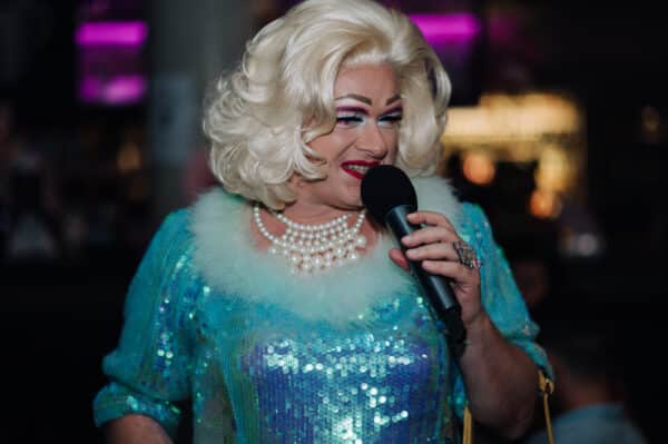 Night Queens Travestie Show Variete Drag Revue Termin Karten Ticket festival event frankfurt showgirls Jungesellenabschied Junggesellinnen JGA Travestieshow showgirls kalender 2025 Travestie tickets