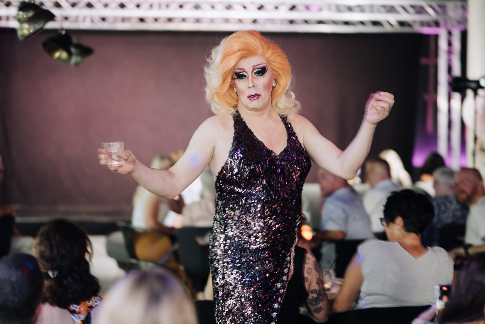 Night Queens Travestie Show Variete Drag Revue Termin Karten Ticket festival event frankfurt showgirls Jungesellenabschied Junggesellinnen JGA Travestieshow showgirls